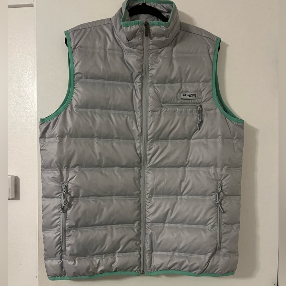 Columbia PFG grey Puffer Vest with Mint Accents size M ((Q120)